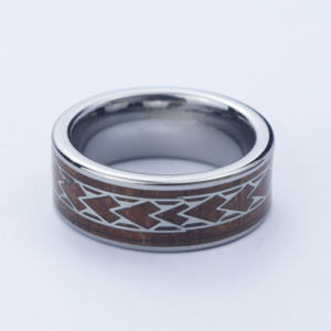 Poya หัวหอกดีไซน์ใหม่แหวนทังสเตนคาร์ไบด์ฝังไม้ Koa - Product Image 4