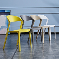Chaises de salle à manger en plastique en gros, chaises de salle à manger en plastique modernes et uniques, empilables, pour l'intérieur et l'extérieur, pour restaurants