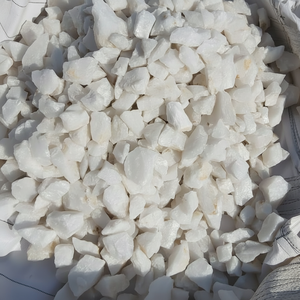 Morceaux de Quartz naturel brut en vrac exportation haute teneur en silice blanc opaque gris clair industriel taille personnalisée emballage libre IND - Product Image 1