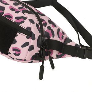 Bolso de Pecho Personalizado con Estampado de Leopardo, Resistente al Agua, con Bolsillo con Cremallera, Bolso Cruzado para Mujer, Uso Diario, Invierno 2023 - Product Image 2