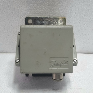 Thermostat Danfoss KPS80, interrupteur de température 060L3132, en stock - Product Image 1