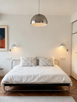 Lit de luxe industriel Bauhaus en acier inoxydable, design durable et écologique, cadre en métal léger double pour hôtel, appartement, chambre à coucher