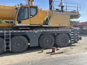 รถเครนเคลื่อนที่แบบออฟโรด Liebherr LTM1300 300 ตัน จากเยอรมนี พร้อมเครื่องยนต์มิตซูบิชิ ความสูงยกสูงสุด 72 เมตร - Product Image 4