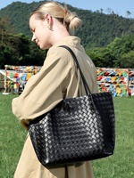 Sac fourre-tout spacieux en cuir véritable pour femme, style urbain, avec poignée supérieure, bandoulière amovible et fermeture magnétique, protection anti-poussière