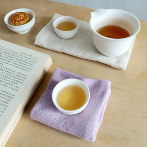 Anneau de serviette en coton et lin écologique, design carré moderne pour la décoration de table de mariage avec supports décoratifs à fleurs blanches - Product Image 5