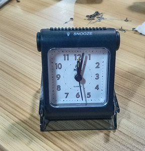 סיטונאי מותג פנינה קוורץ שעון מעורר נסיעות שולחן שעון צעדי שעון מעורר מנגנון תנועה עם ידיים BH-03 - Product Image 3