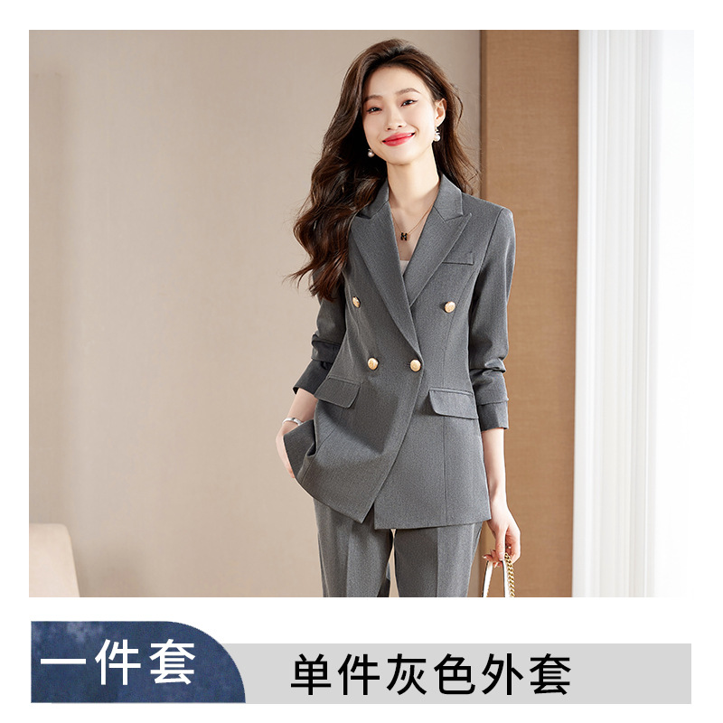 Grey long-sleeved suit