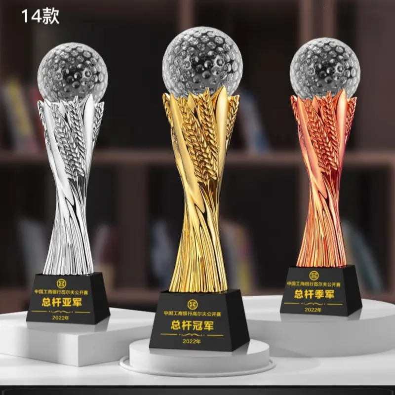 Compétition Sports Award Or Basketball Balle de golf Baseball Volleyball Award Crystal Football Trophy