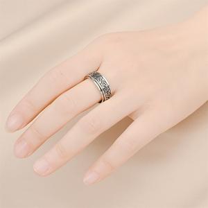 女性男性のための新しいデザイナーステンレス鋼スピナーリングケルトノットストレス緩和結婚式の約束リング - Product Image 6