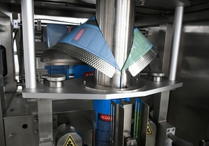 Dikey yastık çanta otomatik makine için ambalaj tahıl granül <span class=keywords><strong>2</strong></span> kafa 4 kafa kantarı otomatik paketleme makinesi gıda için - Product Image 2