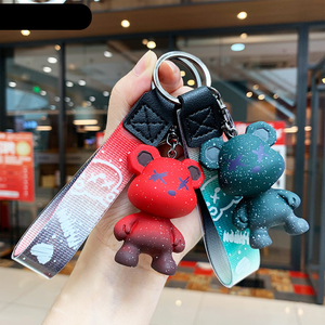 Llavero de acrílico con diseño de oso de dibujos animados que cambia de color, lindo y creativo, estilo graffiti, para coche, regalo para parejas, colgante para bolso - Product Image 3