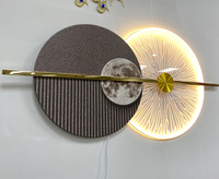 Lampe murale moderne de luxe en métal 3D et acrylique, peinture murale abstraite pour fond de canapé, décoration d'intérieur haut de gamme dorée, option de suspension