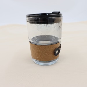Manicotto Protettivo <span class=keywords><strong>per</strong></span> Tazza da Campeggio Personalizzabile con Logo, in Pelle, Regolabile, Isolante Termico, Effetto Legno Morbido - Product Image 5