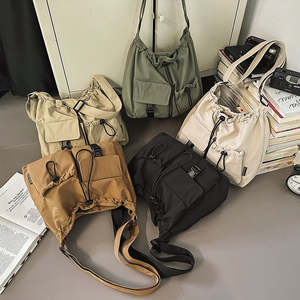 Bolso bandolera de hombro portátil, plisado, impermeable, retro y de alta calidad para mujer. - Product Image 4