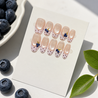 Kuku Palsu 3D Blueberry Buatan Tangan Warna Nude Pink Cat Eye dengan Polka Dot French Tip Kuku Salon Kustom yang Dapat Digunakan Kembali untuk Musim Panas