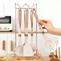 Ensemble d'ustensiles de cuisine en silicone 7 pièces avec pince à pâtes et écumoire, outils de cuisine avec support suspendu