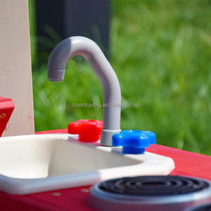 Cocina de Juguete de Madera Roja para Exteriores y Banco Convertible con Techo Rojo, Fregadero y Estufa de Juguete - Casa de Juegos para Niños para el Patio Trasero - Product Image 4