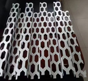 Tôle métallique perforée ondulée personnalisée Tôle perforée en aluminium Maille métallique perforée pour revêtement de façade