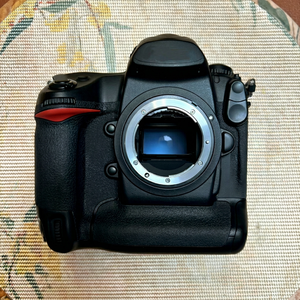 กล้อง DSLR มือสอง <span class=keywords><strong>Nikon</strong></span> D3x24MP เซ็นเซอร์ CMOS ฟูลเฟรม - Product Image 1