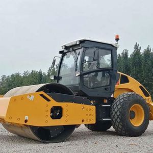 Rodillo Vibratorio Autopropulsado de 18 Toneladas 6618e con Piezas de Repuesto - Product Image 1