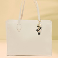 QICHONG Style coréen AliExpress Commerce extérieur Nouveau porte-clés en métal avec pendentif fleur rose 26 lettres pour sac et clé de voiture
