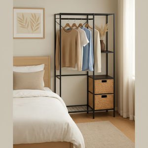 Perchero de metal para ropa con cesta de almacenamiento de ratán PE | Perfecto para tu dormitorio - Product Image 1