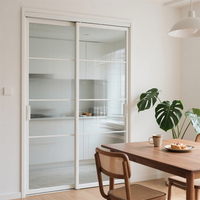 Porte coulissante intérieure à cadre en aluminium blanc, rail dissimulé monté au plafond pour pièce intérieure