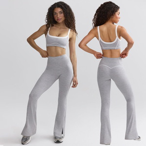 Completo Sportivo Traspirante Solido ad Alta Elasticità con Top a Contrasto e Pantaloni a Tromba Modellanti per Yoga e Fitness - Product Image 4