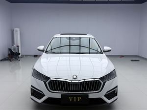 <span class=keywords><strong>Skoda</strong></span> <span class=keywords><strong>Octavia</strong></span> Pro TSI280 2021 d'occasion, berline turbo, boîte manuelle, conduite à gauche, sièges en cuir foncé, bien entretenue - Product Image 3