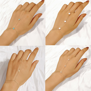 Precio de fábrica Pulsera de <span class=keywords><strong>Plata</strong></span> de Ley 925 Trébol de cuatro hojas Borla Anillo de dedo Pulsera CZ Pulseras de esclavo chapadas en oro <span class=keywords><strong>para</strong></span> regalo - Product Image 2