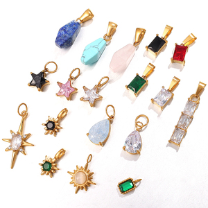 Galería de Gemas Celestiales |   Dijes de Acero Inoxidable Chapados en Oro PVD de 18K |   Colgantes de Piedras Naturales Druzy y Gemas Facetadas con Forma de Estrella, Sol y Luna - Product Image 1