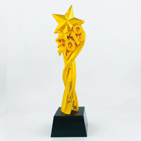 Vente chaude Personnalisé Réalisation Souvenir Cadeau Gravure Personnalisé Cristal Résine Trophée Prix Avec Base Noire