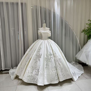 Vestido de Novia Moderno OY036 con Cuello Barco, Satén, Corte Imperio, Manga Larga, Cola Capilla, Encaje y Flores de Cristal - Product Image 2