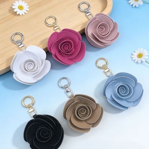 Portachiavi Creativo in Pelle PU a Forma di <span class=keywords><strong>Fiore</strong></span> di Camelia, Ciondolo Decorativo per Borsa da Donna, Elegante e Raffinato - Product Image 4