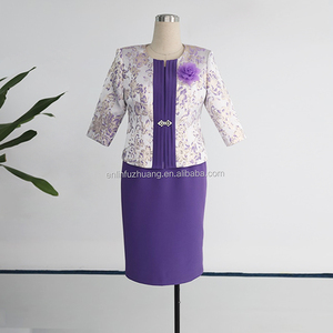 Costume de bureau deux pièces violet à rayures, sur mesure, grandes tailles, pour femme, idéal pour l'église et les affaires - Product Image 1