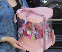 Boîte d'emballage de mariage en PVC en forme de cœur avec fleurs roses et satin