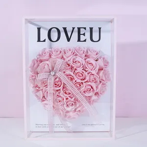 वेलेंटाइन दिवस फूल पैकिंग बॉक्स दिल के आकार का स्पष्ट एक्रिलिक फूल उपहार एक्रिलिक केक उपहार फूल एहसान बक्से
