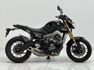 Motocicleta Todoterreno <span class=keywords><strong>Yamaha</strong></span> <span class=keywords><strong>MT</strong></span>-<span class=keywords><strong>09</strong></span> de 900cc de Gasolina - Product Image 3