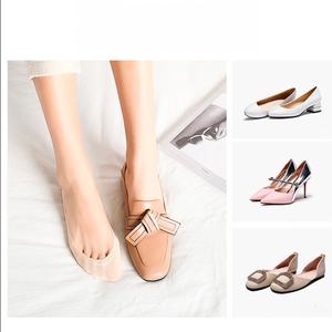 महिलाओं के लिए आरामदायक बर्फ रेशम अदृश्य मोजे - Product Image 6