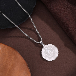 Collar de Acero Inoxidable con Medallón de Cruz de San Bernardo, Collar de Acero de Titanio de Doble Cara Resistente a la Corrosión - Product Image 4