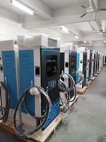 Station de recharge ultra-rapide pour véhicules électriques 180 kW Double pistolet CCS2 IP55 Étanche avec OCPP1.6J Chargeur CC sur pied