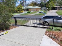 Nouvelle clôture de sécurité extérieure en acier tubulaire pour la maison, le jardin et les portails d'allée en acier