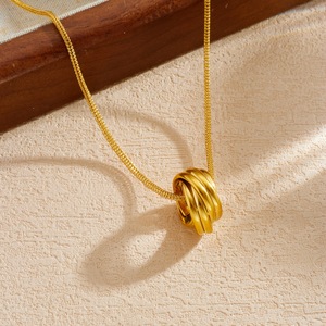 Geometric Round Pendant Necklace Stainless Steel Gold Plated Clavicle Chain For Women Daily Wear Gift - Product Image 3