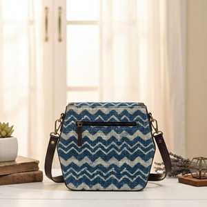 Bolso Bandolera de Algodón con Estampado Artesanal, Estilo Boho Azul, Hecho a Mano en India, con Correa en Zigzag, Venta al Por Mayor - Product Image 6