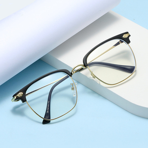 <span class=keywords><strong>Gafas</strong></span> <span class=keywords><strong>de</strong></span> <span class=keywords><strong>seguridad</strong></span> con <span class=keywords><strong>lentes</strong></span> fotocromáticas hombres mujeres medio marco negro ceja plata oro PC metal óptico fotogray anti reflejo - Product Image 4