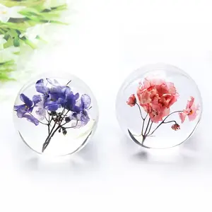 Clear Acrylic Beautiful dried Flower Inside Design Resin Solid Balls home decoration for Holiday Gifts wedding decoration