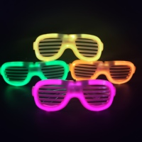 Nouvelles lunettes lumineuses LED néon colorées, lunettes en plastique fantaisie pour Halloween, Noël, anniversaire et fête du Nouvel An