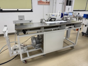 Máquina Industrial Automática de Cama Plana RONMACK RM-JK1790-CYY para Ojales de Camisa con Indexador de Botones y Hilo - Product Image 2