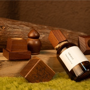 ฝาขวดไม้เวียดนาม WeWood Crown Cap อเนกประสงค์ สลักด้วยเลเซอร์ พร้อมแม่เหล็ก สำหรับบรรจุภัณฑ์ขวดพรีเมียม ป้องกันการหกเลอะเทอะ รับผลิตแบบ OEM/ODM พร้อมโลโก้ตามสั่ง - Product Image 3