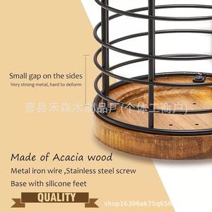 Porte-ustensiles de cuisine en fil métallique noir avec base en bois d'acacia, adapté à 6 grands ustensiles de cuisine sur la planche de travail. - Product Image 3